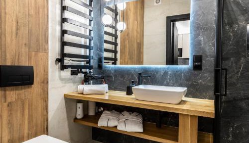 One-Bedroom Apartment with Terrace