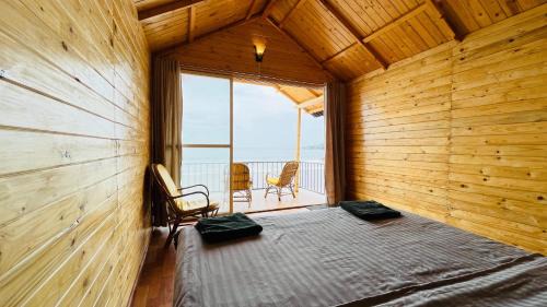 Deluxe Double Room with Balcony and Sea View
