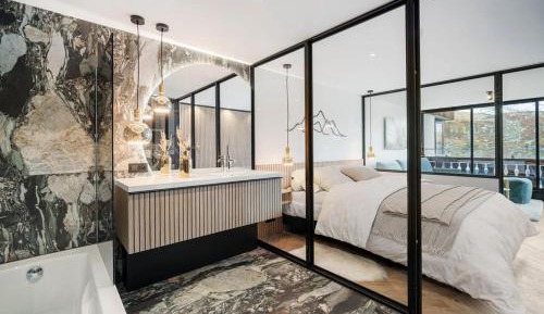 Three-Bedroom Apartment with Mountain View