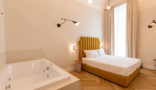 Queen Room with Spa Bath