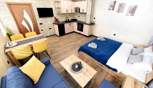 King Studio with Sofa Bed