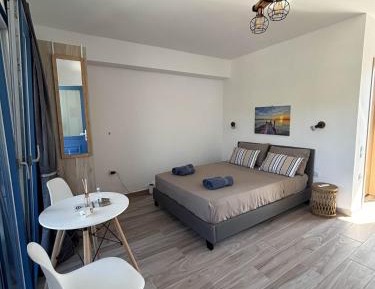 Classic One-Bedroom Apartment with King Bed