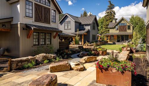 Ten-Bedroom Holiday Home