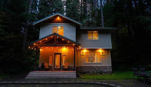 Three-Bedroom Holiday Home 