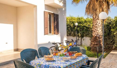 Villa with Garden View