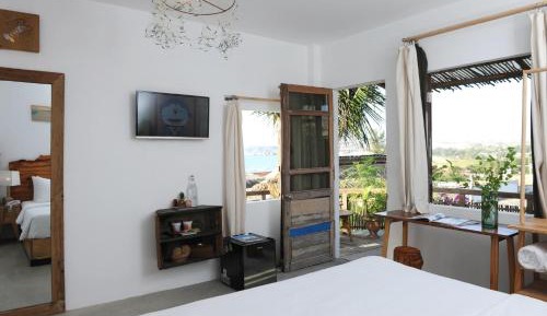 Deluxe Double Room with Balcony and Sea View