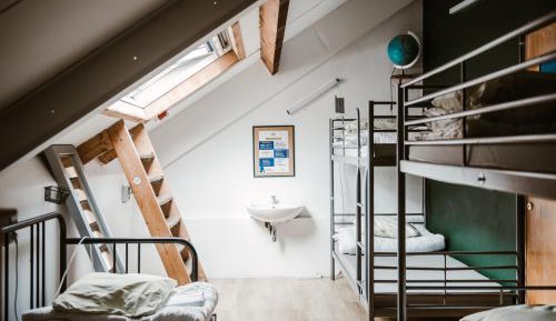 Bed in 5-Bed Mixed Dormitory Room