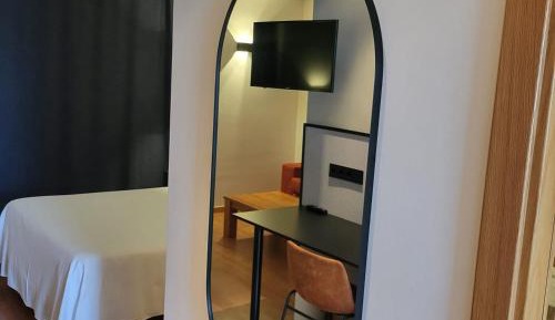 Family Room (2 Adults + 2 Children)