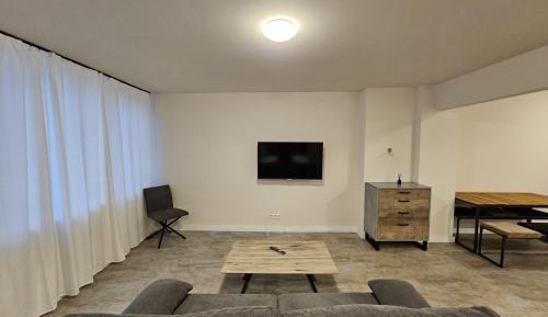 One-Bedroom Apartment with City View