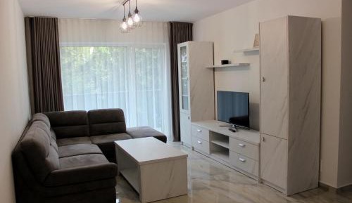 Two-Bedroom Deluxe Apartment with Garden View
