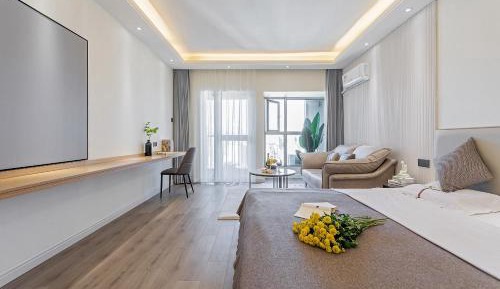 One-Bedroom Apartment with Balcony