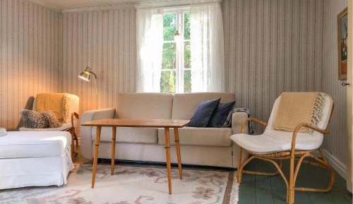 One-Bedroom Holiday Home