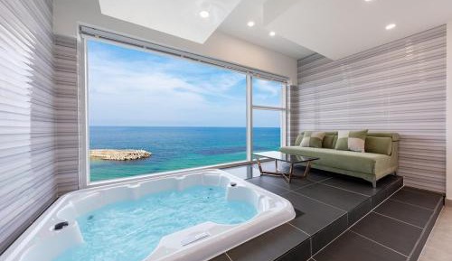 Double Room with Sea View 4