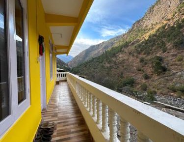 Family Room with Mountain View