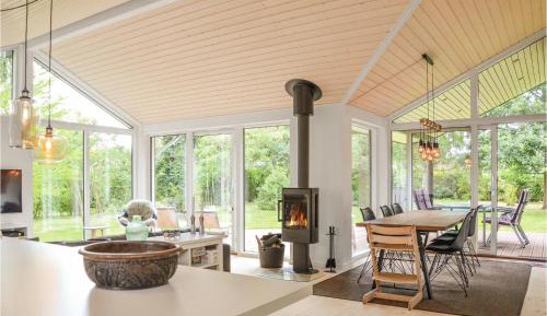 Three-Bedroom Holiday Home 