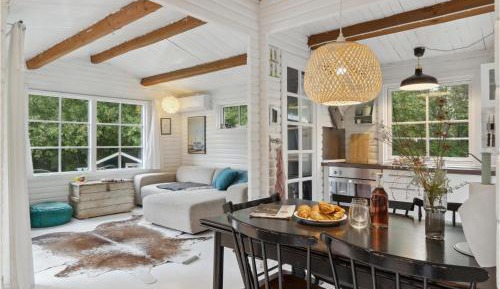 Three-Bedroom Vacation Home 