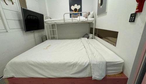 Quadruple Room with Private Bathroom