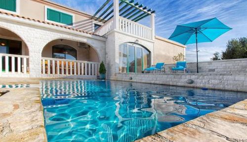 Two-Bedroom Holiday Home