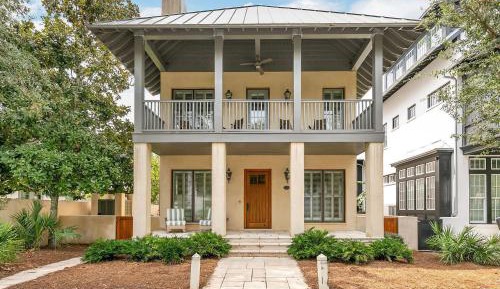 Four-Bedroom Holiday Home