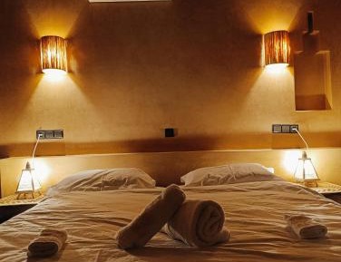 Deluxe Room (1 adult + 1 child)