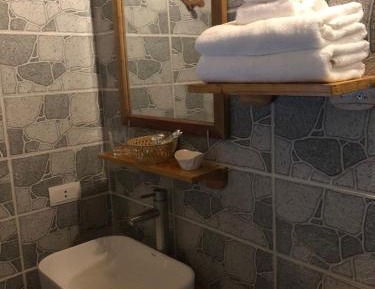 Standard Twin Room with Mountain View