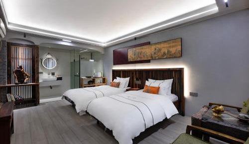 Twin Room with Bathroom