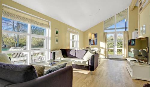 Three-Bedroom Holiday Home 