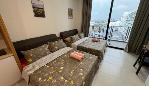 Studio Apartment with Balcony