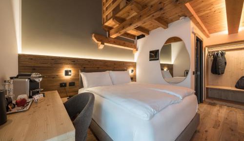 Junior Suite with Balcony