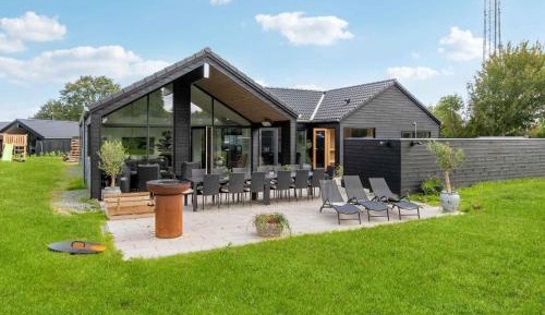 Five-Bedroom Holiday Home