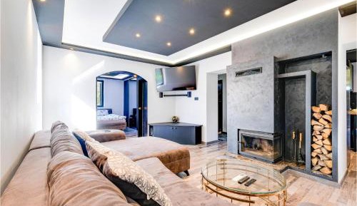 Three-Bedroom Vacation Home 