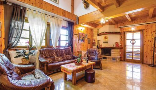 Three-Bedroom Holiday Home 