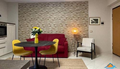 One-Bedroom Apartment with Garden