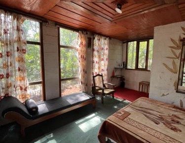 Studio with Mountain View