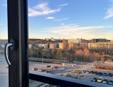 One-Bedroom Apartment with Park View