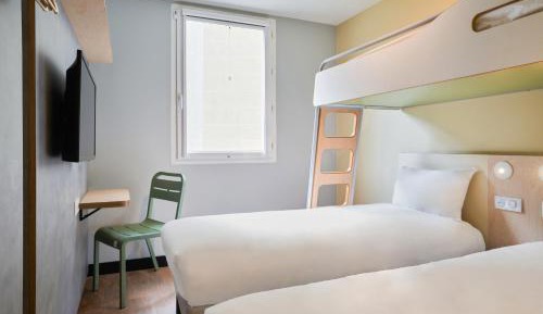 Triple Room with Three Single Beds