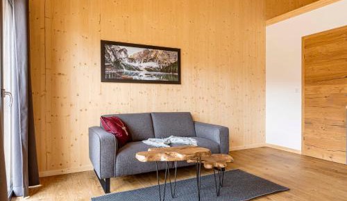 Deluxe One-Bedroom Apartment