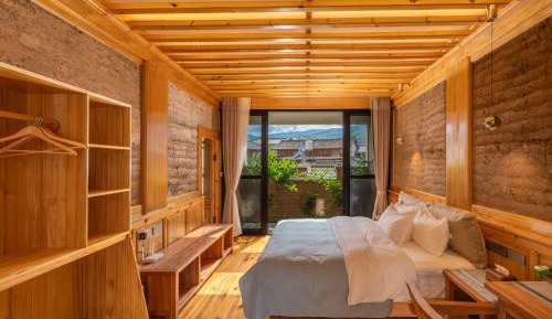 Queen Room with Garden View