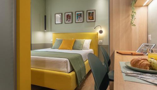 Studio Apartment with One Double Bed
