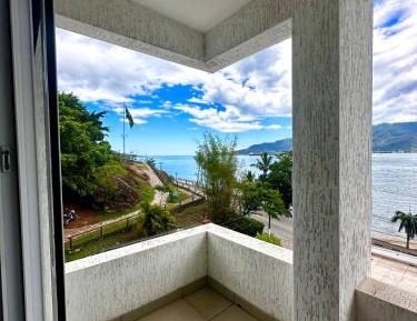 Deluxe Double Room with Balcony and Sea View