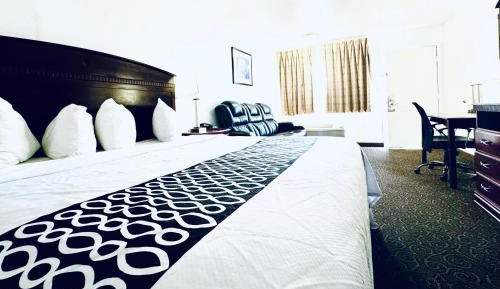 Standard King Room - Non-Smoking 