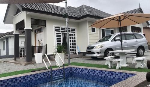 Three-Bedroom Holiday Home 