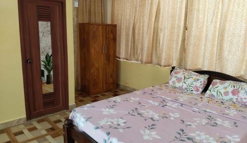 One-Bedroom Apartment with Garden View