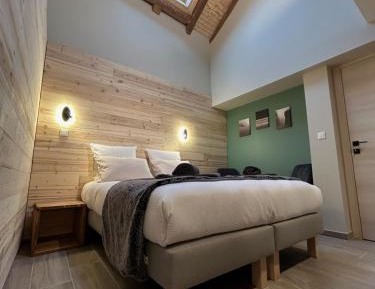 Three-Bedroom Apartment with Mountain View