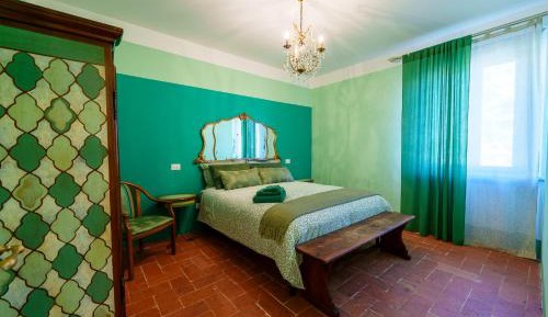 Two-Bedroom Deluxe Apartment with Balcony