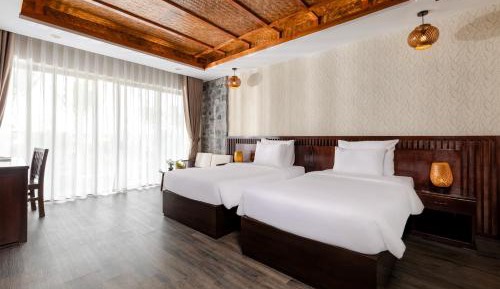 Deluxe Double or Twin Room with Lake View