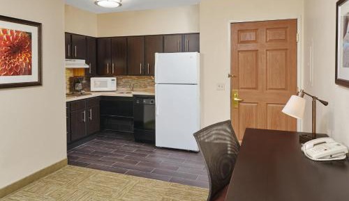 Queen Studio - Disability Access Hearing Accessible Tub