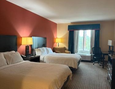Standard Queen Room with Two Queen Beds and Mobility Accessible Roll-In Shower