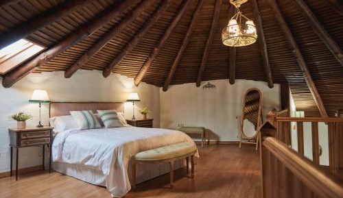 Suite with Mountain View