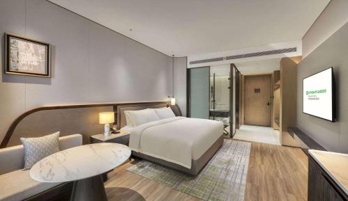 Double Room with Two Double Beds and Hot Spring Pool - Mobility Accessible